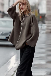 SHORT KNIT COAT WITH SCARF