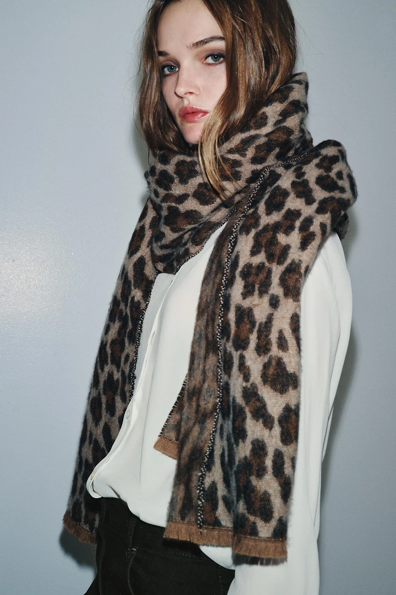 JACQUARD ANIMAL PRINT SCARF