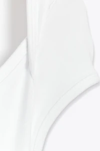 T-SHIRT À ENCOLURE CARRÉE