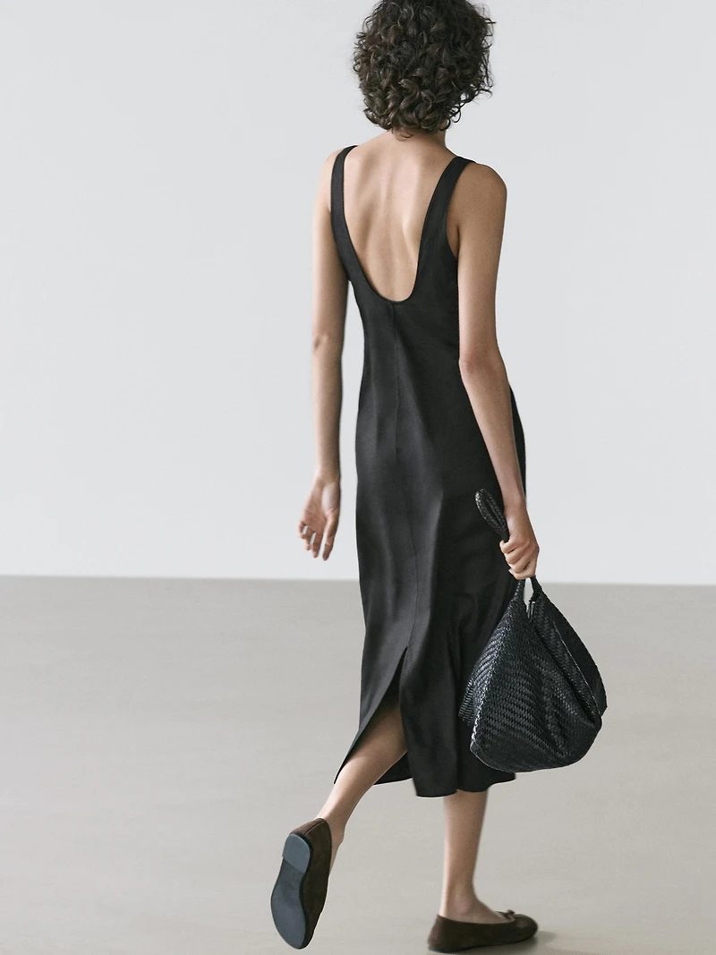 Robe courte à décolleté rond