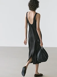 Robe courte à décolleté rond