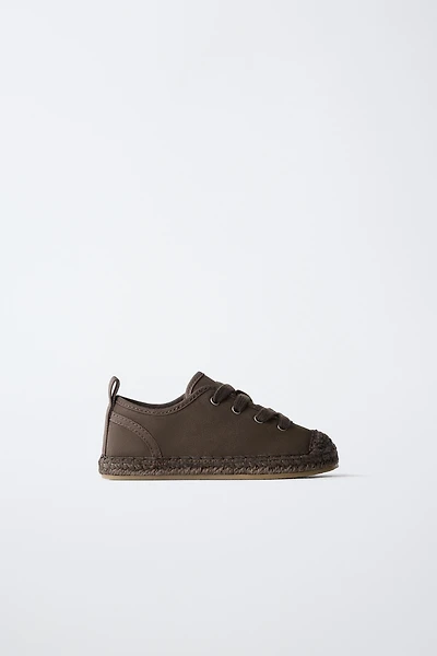 ESPADRILLES À LACETS