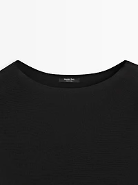 Knit top with crew neck
