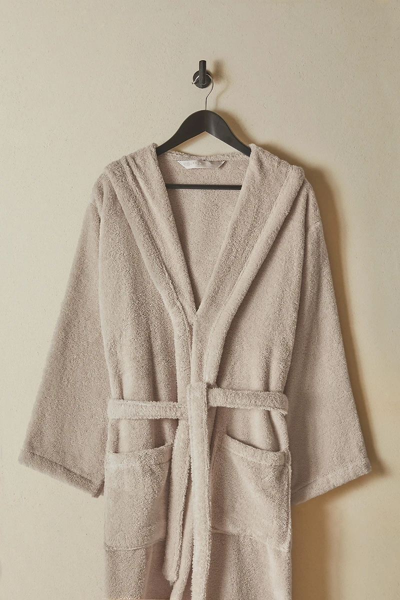 EXTRA SOFT HOODED BATHROBE (380 GXM²)
