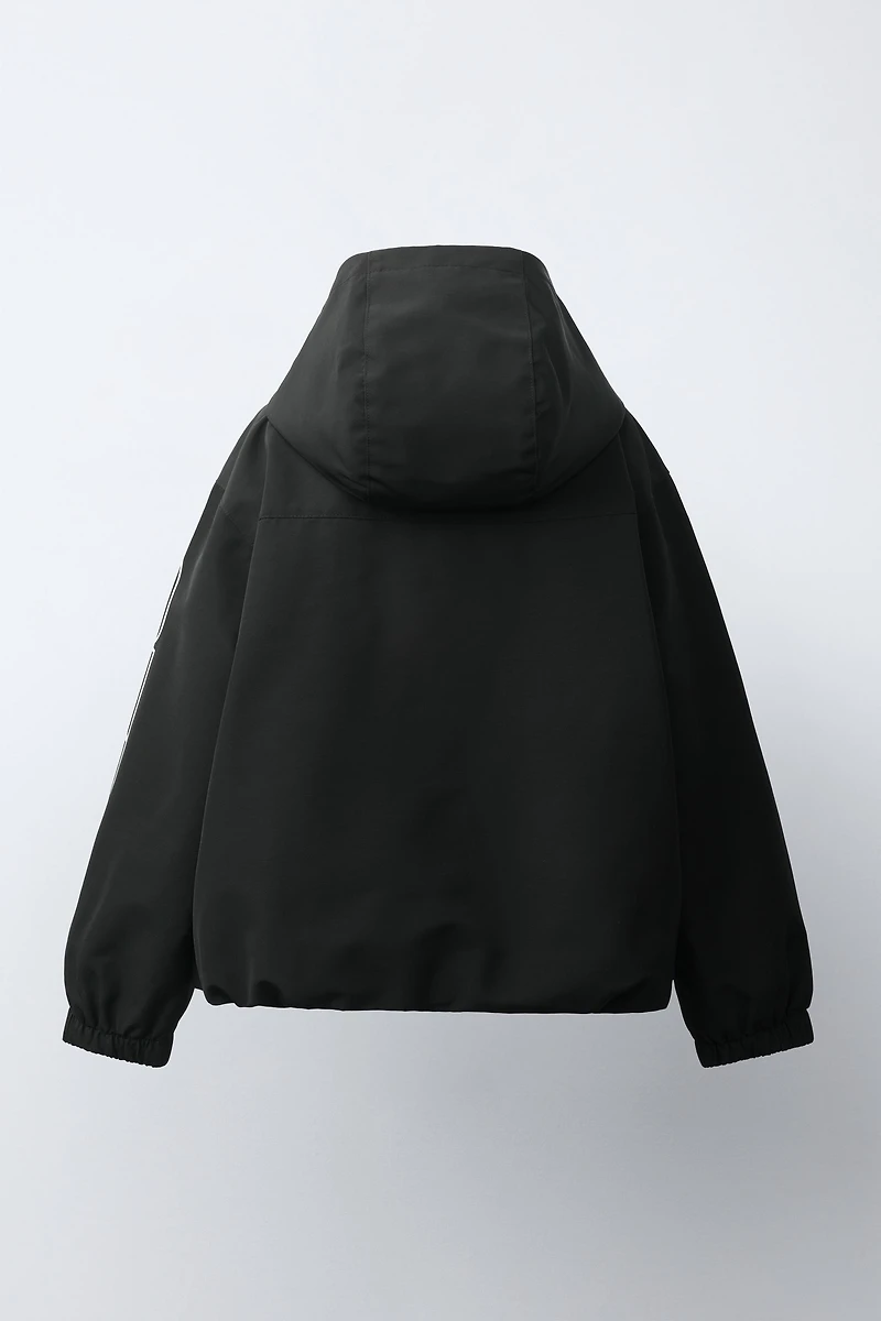 LIGHTWEIGHT WATER-REPELLENT JACKET
