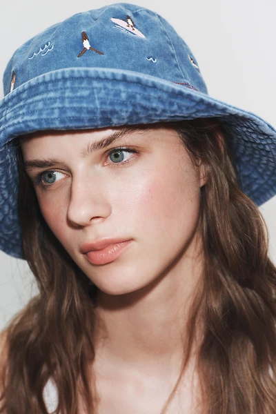 EMBROIDERED BUCKET HAT