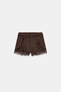 SHORT AVEC DENTELLE COMBINÉE