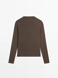 Funnel neck T-shirt