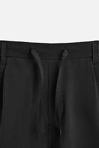 SHORT REGULAR FIT SHORTS