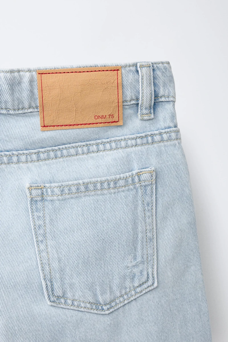 SHORT EN JEAN DROIT DÉCHIRÉ