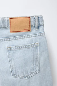 SHORT EN JEAN DROIT DÉCHIRÉ