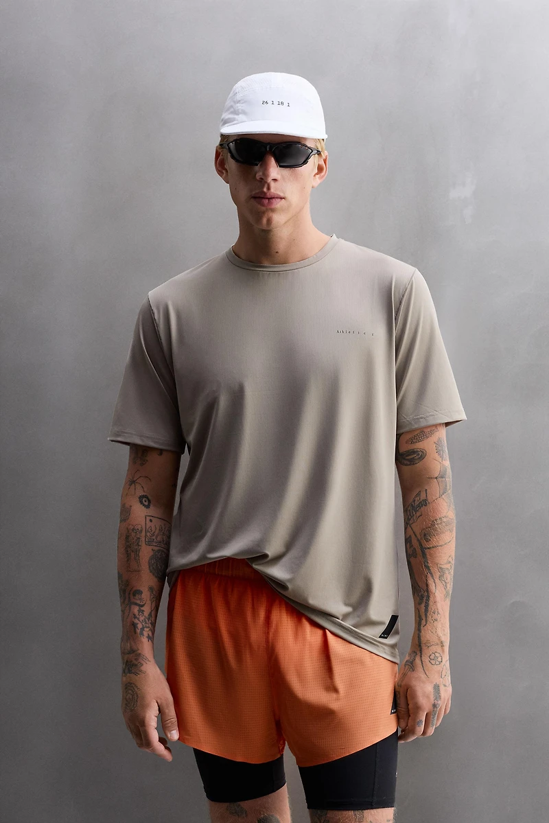 T-SHIRT TECHNIQUE À IMPRIMÉ GRAPHIQUE