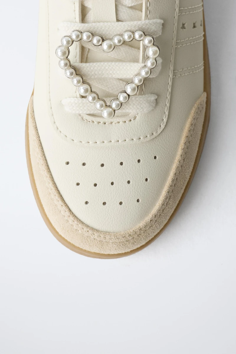 HEART CHARM SNEAKERS