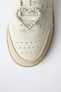 HEART CHARM SNEAKERS