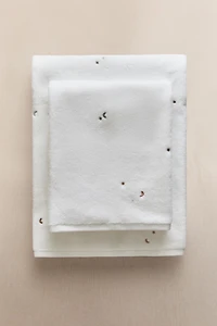 KIDS' MOONS AND STARS BATH TOWEL