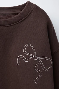 CONTRAST EMBROIDERED SWEATSHIRT