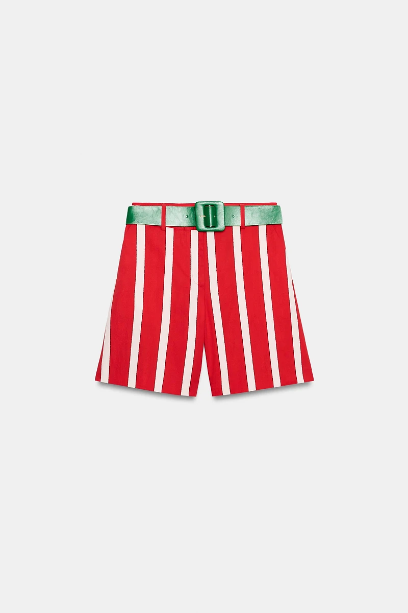 SHORT À RAYURES AVEC CEINTURE