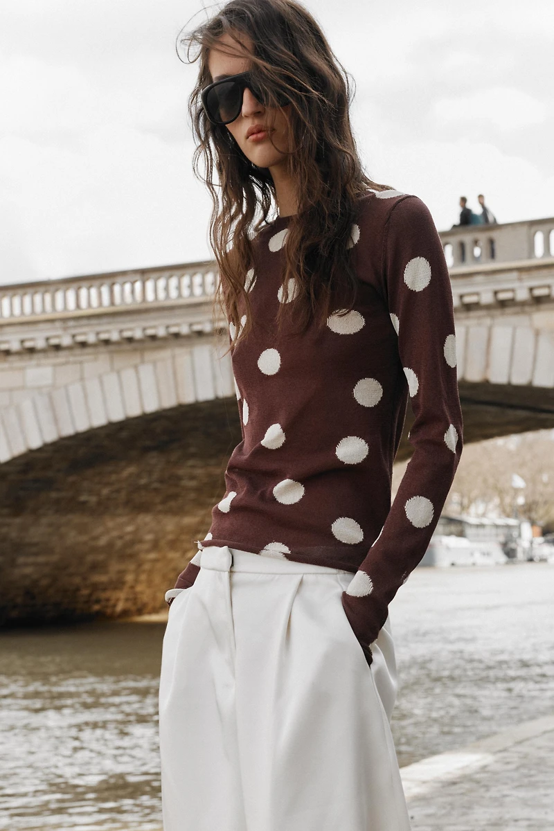 TOP EN MAILLE À POIS