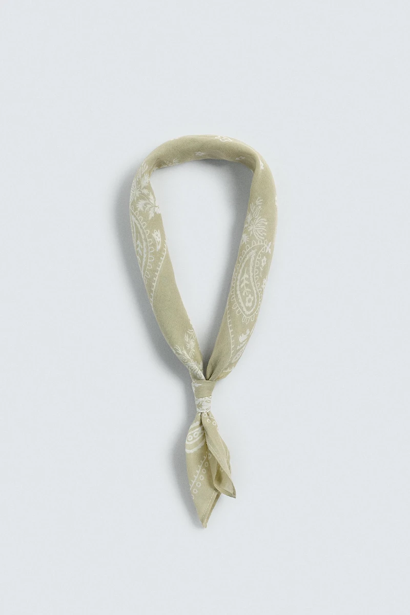 PAISLEY PRINT BANDANA