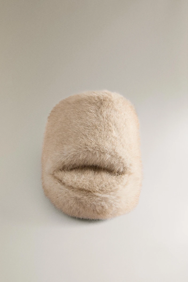 FAUX FUR FLATFORM SLIPPERS