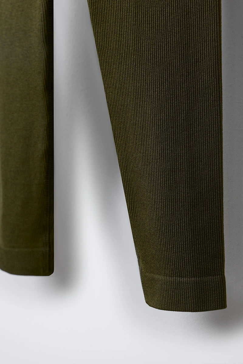 BREATHABLE SEAMLESS LEGGINGS SKI COLLECTION