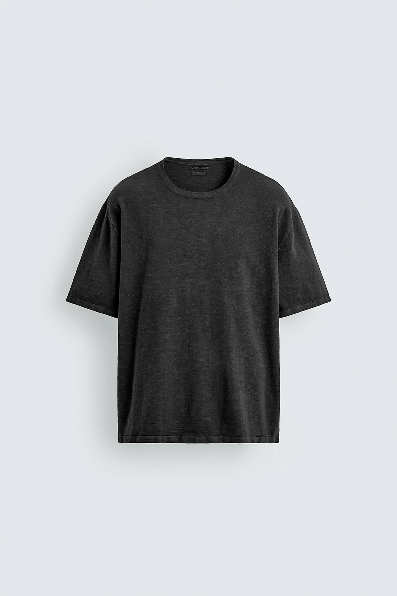 T-SHIRT EN MAILLE STRUCTURÉE FLAMMÉE