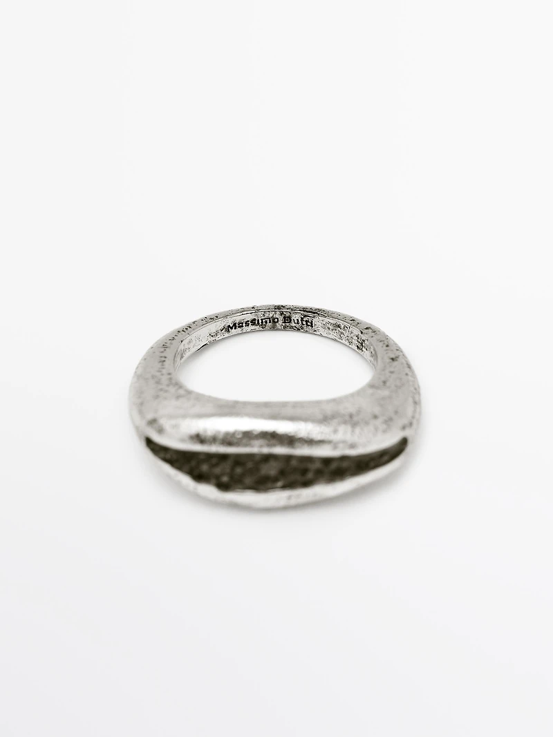 Bague irrégulière brillante
