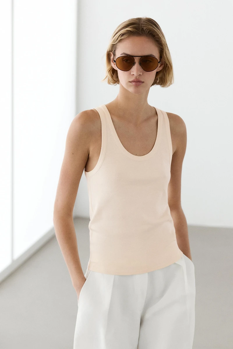 Sleeveless 100% cotton T-shirt
