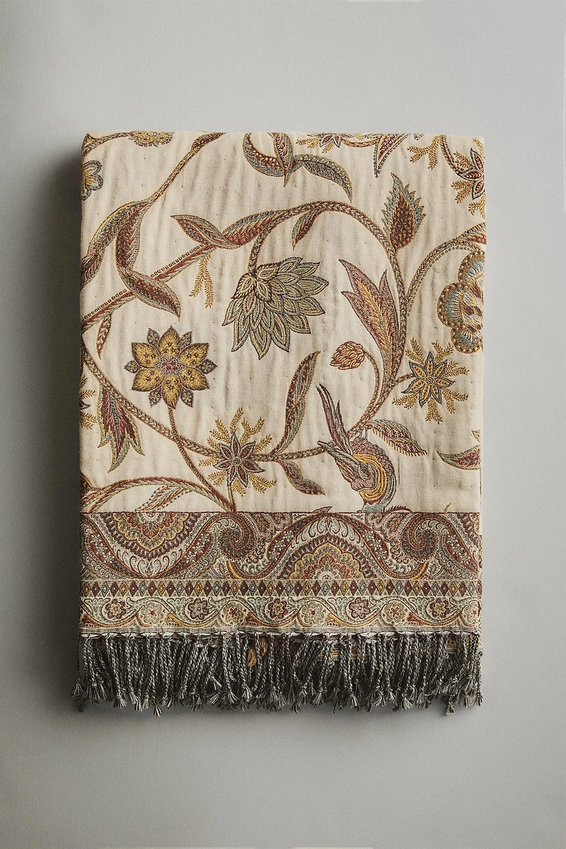 FLORAL JACQUARD BLANKET