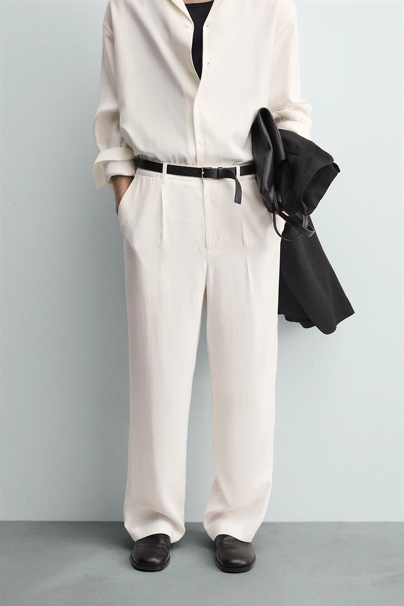 PANTALON COUPE DÉCONTRACTÉE PLIS