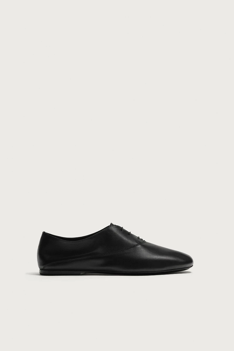 LEATHER SHOES