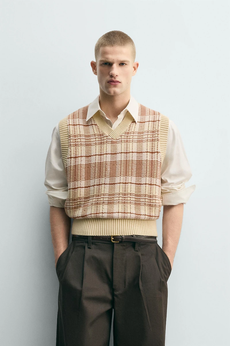 PLAID JACQUARD KNIT VEST