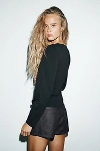 RUCHED CREPE TOP