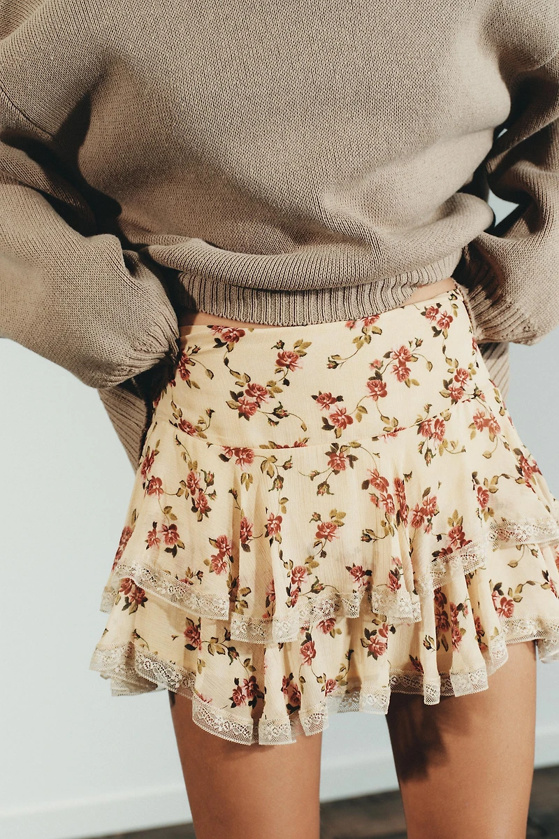 FLORAL RUFFLE MINI SKIRT