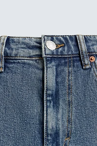 SLIM TAPERED FIT JEANS