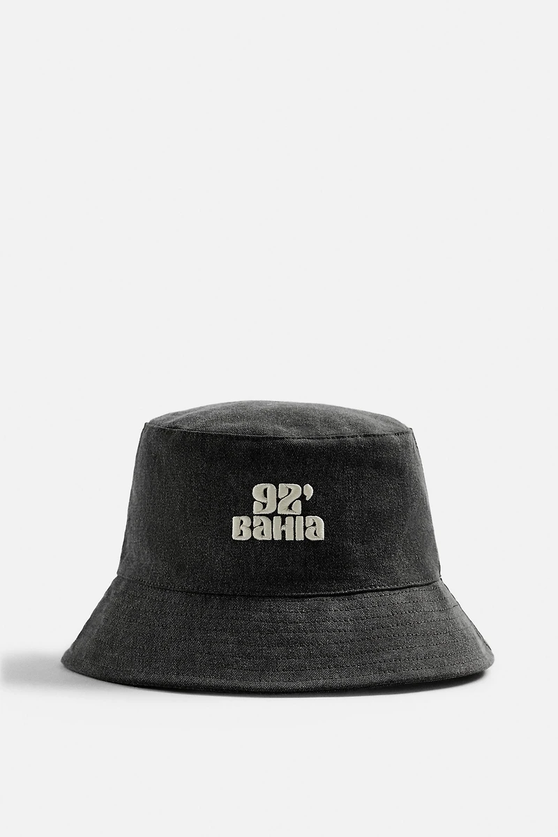 CONTRAST EMBROIDERY BUCKET HAT