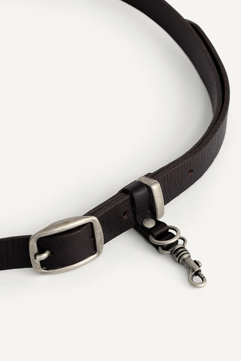 CEINTURE EN CUIR MOUSQUETON