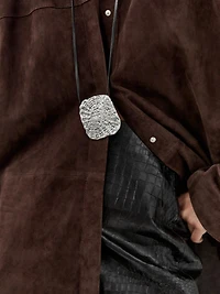 Collier médaillon texturé
