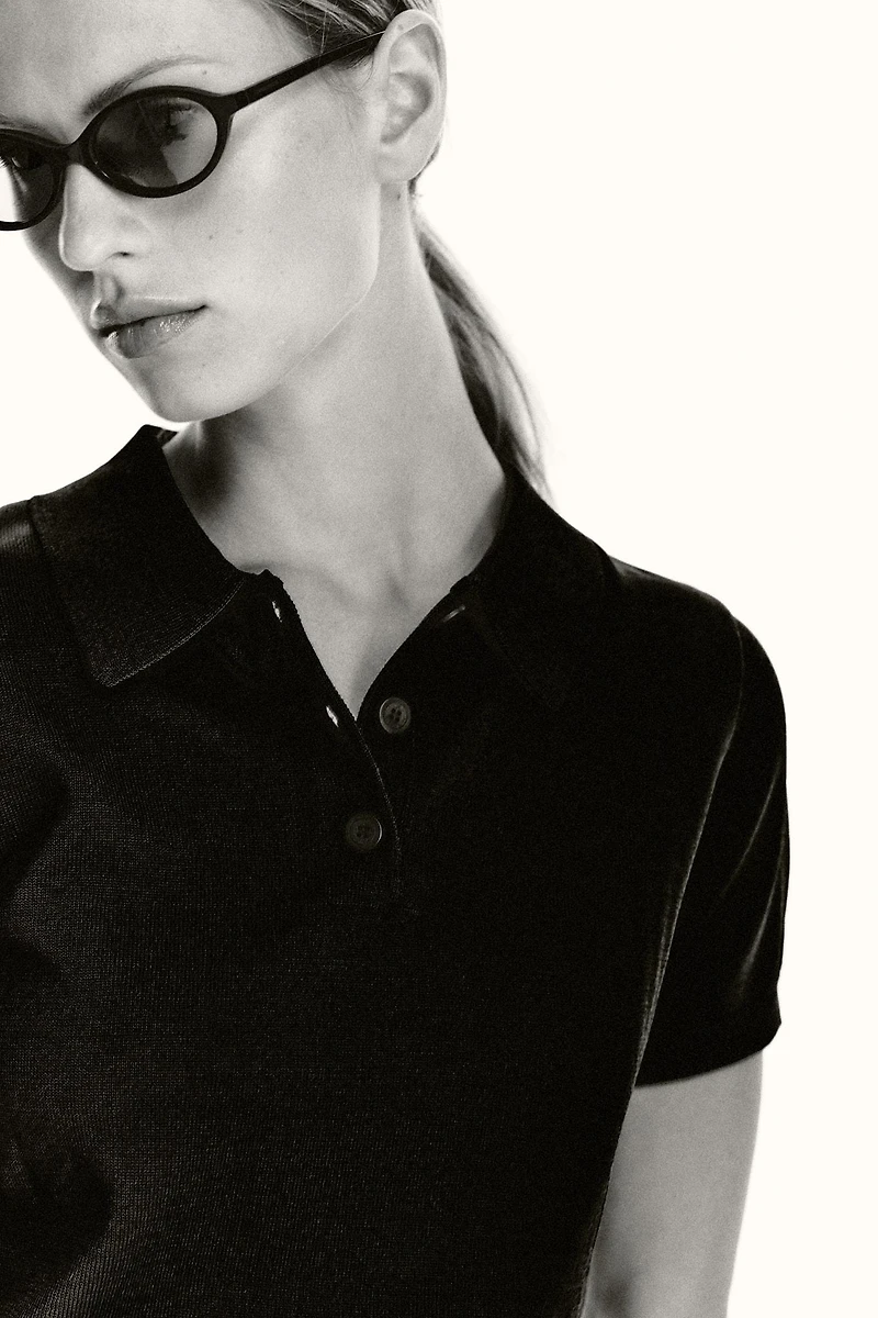 TOP POLO EN MAILLE À MANCHES COURTES