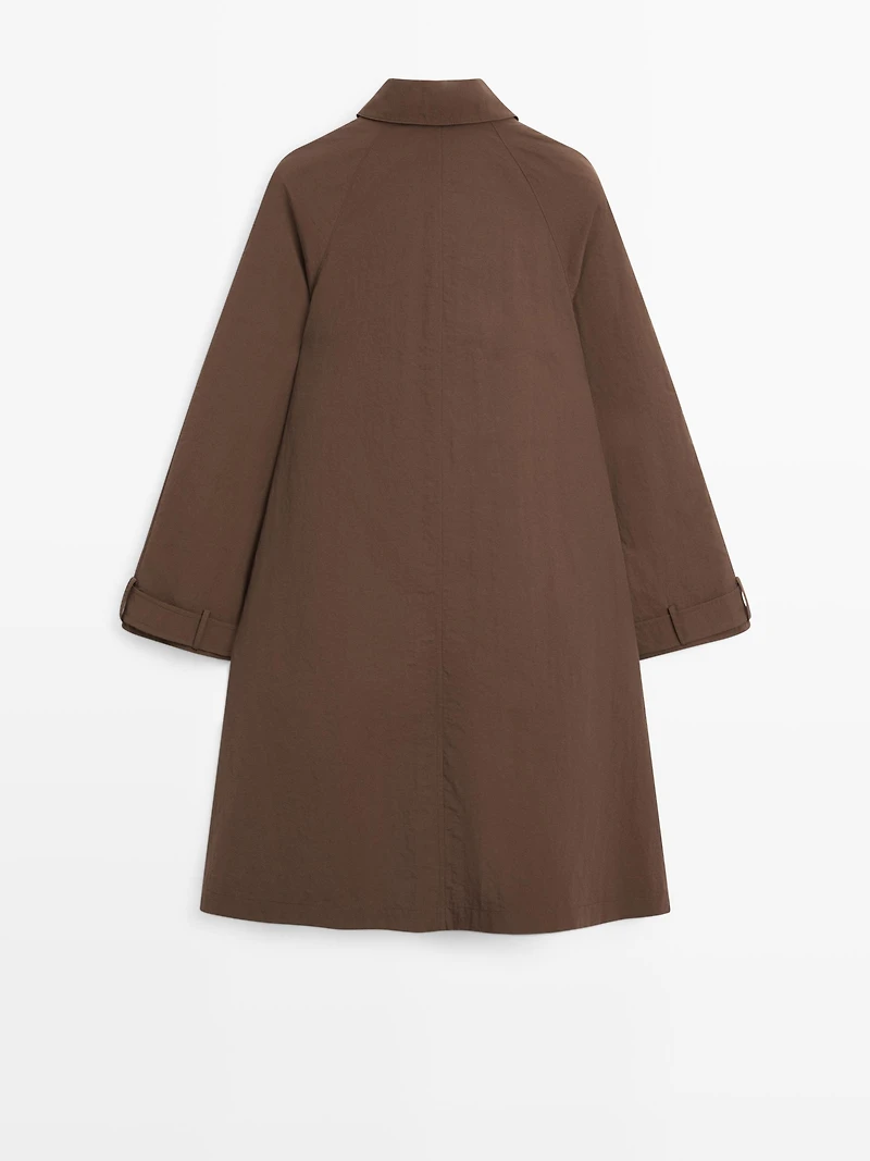 Cape coat with oversize collar detail