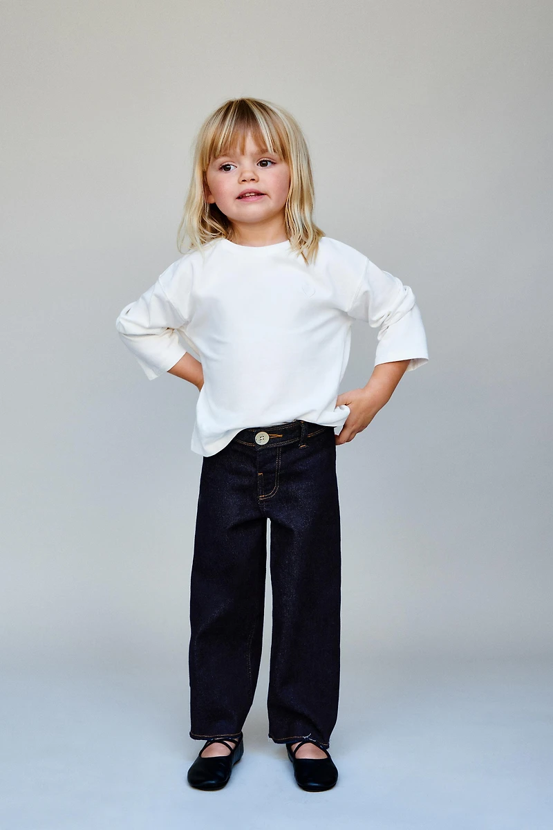 BASIC EMBROIDERED HEART T-SHIRT