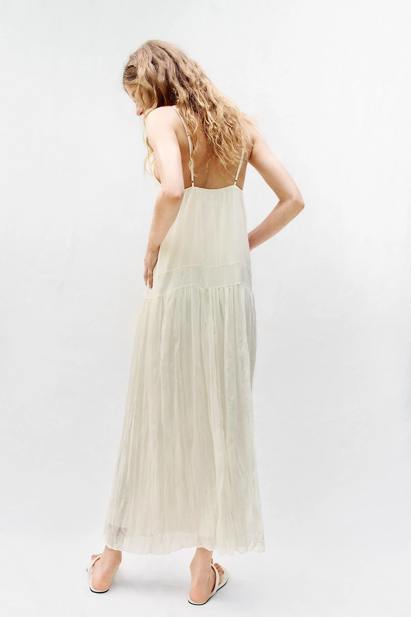 ROBE NUISETTE BRODÉE
