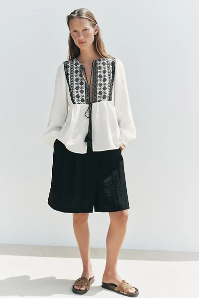 CONTRAST EMBROIDERY JACKET