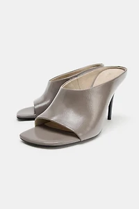 MULES EN CUIR À TALONS ÉDITION LIMITÉE