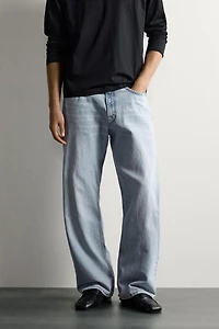 LOOSE FIT JEANS