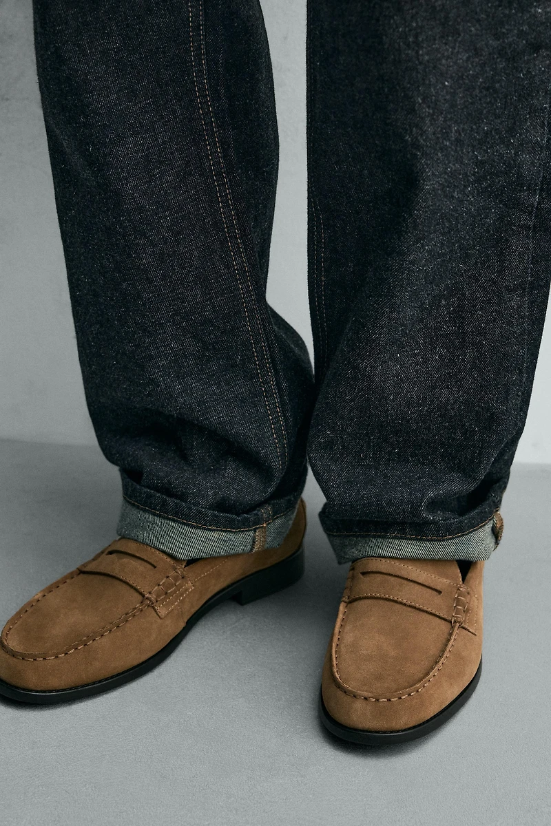 MOCASSINS EN CUIR AVEC MASQUE
