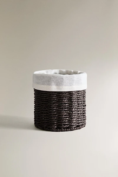 ROUND HAMPER WITH LINEN LINING