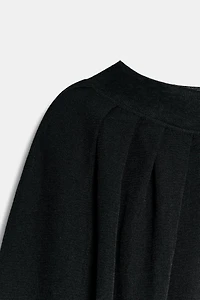 FINE KNIT CAPE TOP