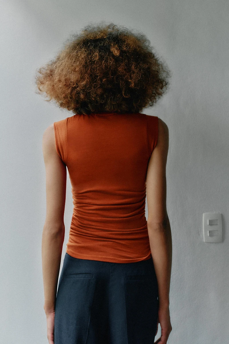 SIDE RUCHED TOP