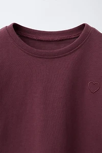 BASIC EMBROIDERED HEART T-SHIRT